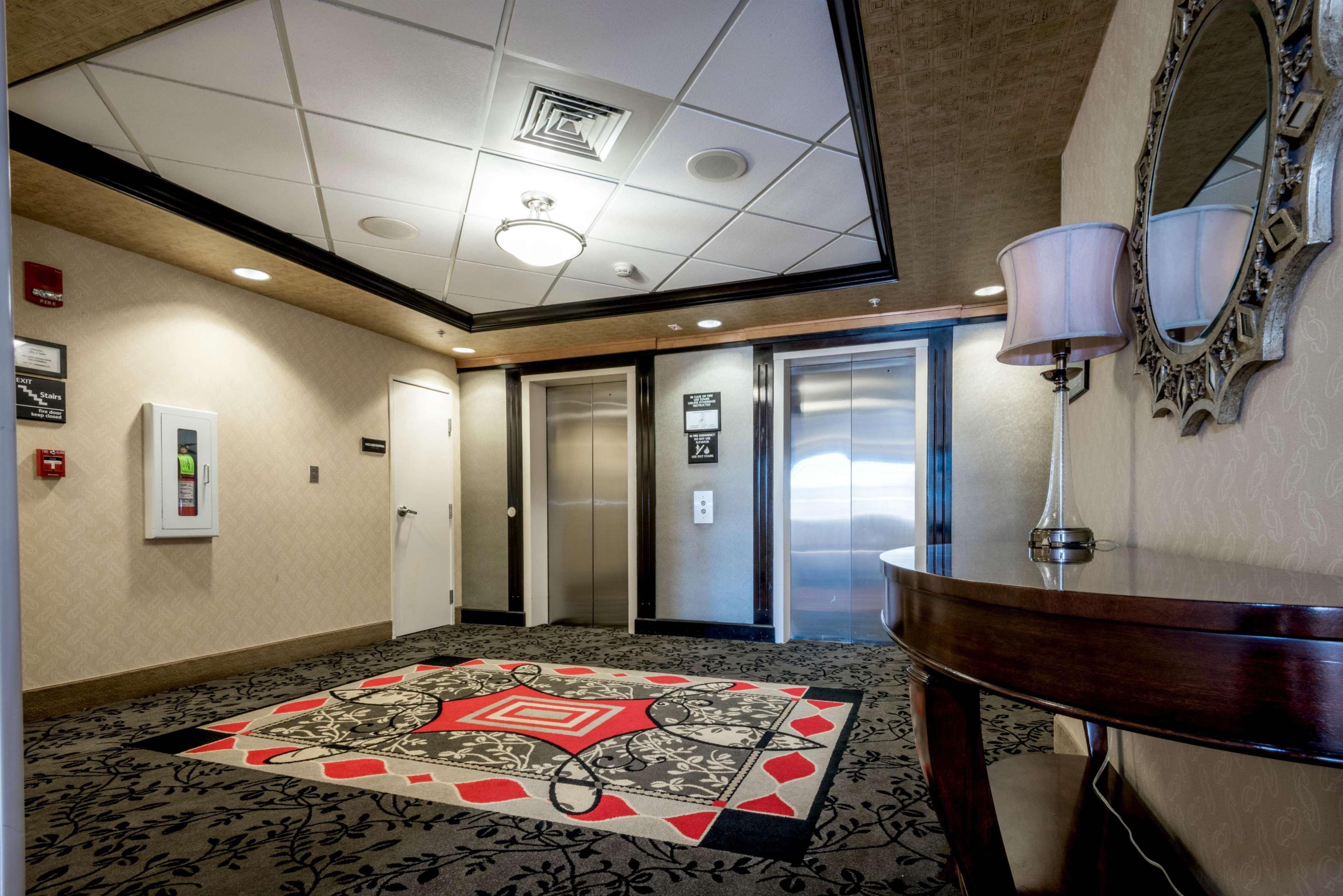 Hampton Inn & Suites Montgomery-Downtown Exterior photo