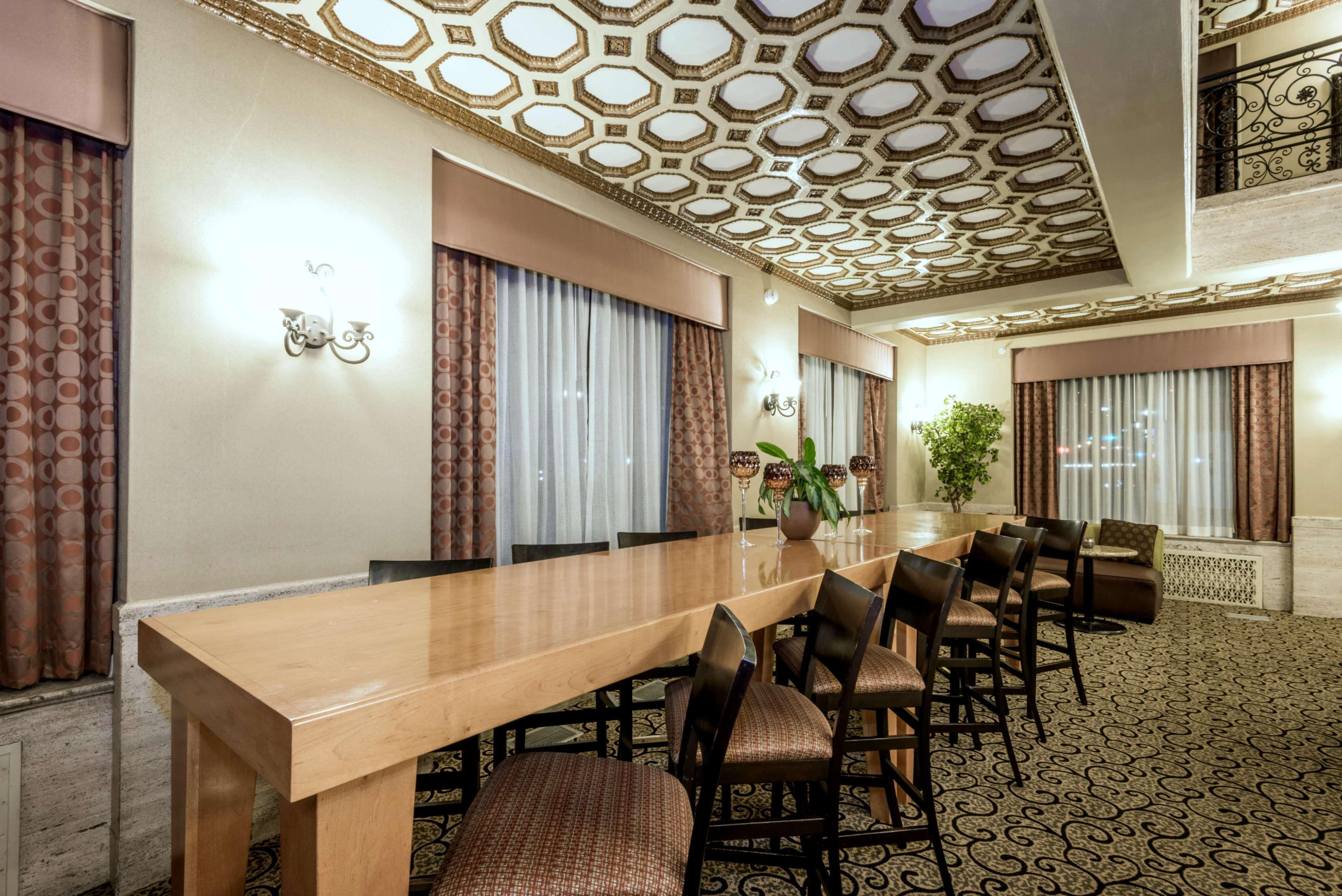 Hampton Inn & Suites Montgomery-Downtown Exterior photo