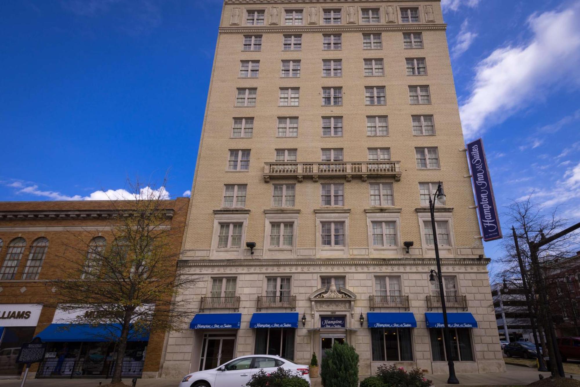 Hampton Inn & Suites Montgomery-Downtown Exterior photo